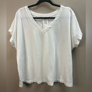 J Jill Women's White Supima Pleat Back,V-Neck Top. Size L